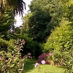 Manoir En Cotentin , Bed & Breakfast Tamerville